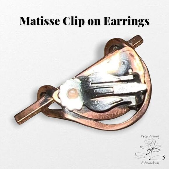 1952-1964 Vintage Matisse Brass Clip On Earrings - Picture 3 of 8